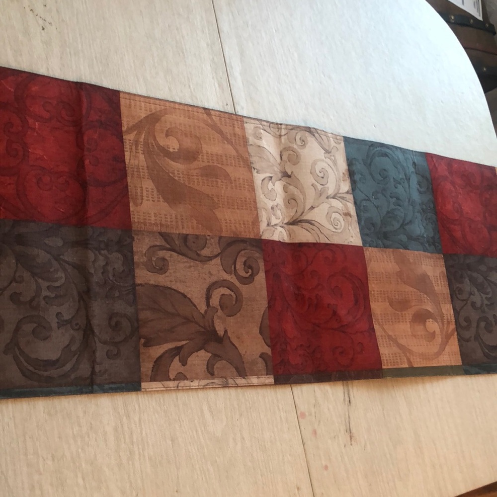 Table Runner